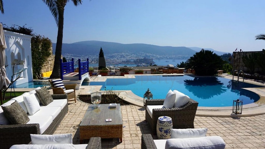 حصريا منزل مع إطلاله بحريه علي خليج بودروم