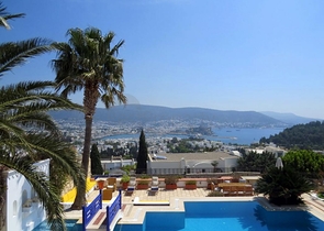 حصريا منزل مع إطلاله بحريه علي خليج بودروم