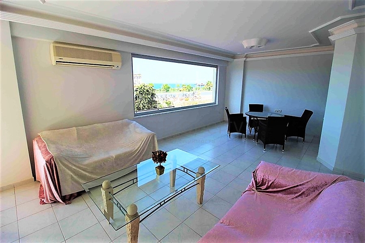 اول خط على البحر وبسعر مميز - شقة غرفتين وصالة في الانيا 