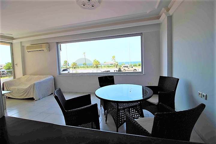 اول خط على البحر وبسعر مميز - شقة غرفتين وصالة في الانيا 