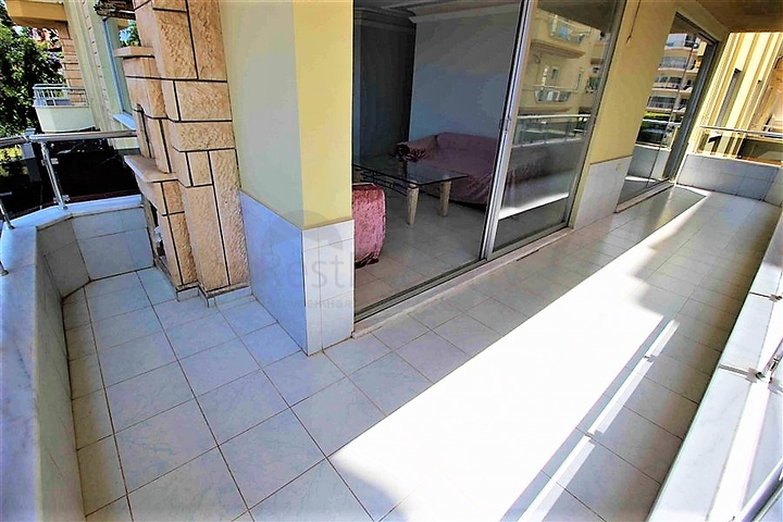 اول خط على البحر وبسعر مميز - شقة غرفتين وصالة في الانيا 