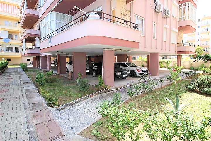 اول خط على البحر وبسعر مميز - شقة غرفتين وصالة في الانيا 