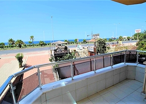 اول خط على البحر وبسعر مميز - شقة غرفتين وصالة في الانيا 