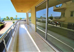 اول خط على البحر وبسعر مميز - شقة غرفتين وصالة في الانيا 