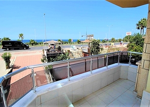 اول خط على البحر وبسعر مميز - شقة غرفتين وصالة في الانيا 