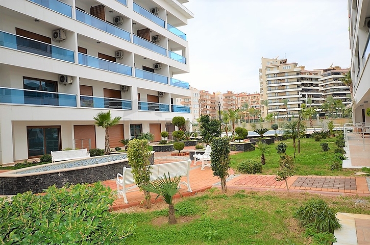 شقة مميزة في الانيا كاستل 