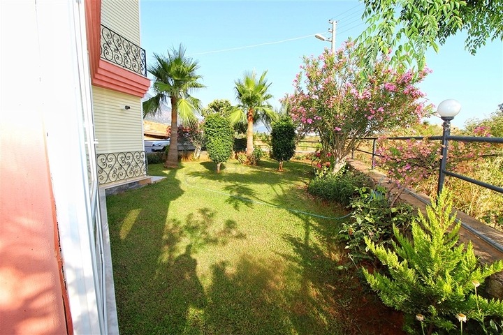 شقة بغرفة نوم وصالة ومساحة واسعة في الانيا / كاستل 