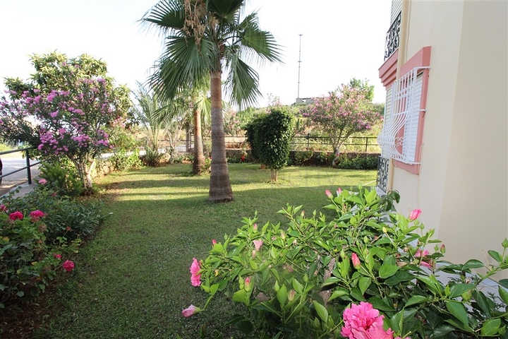 شقة بغرفة نوم وصالة ومساحة واسعة في الانيا / كاستل 