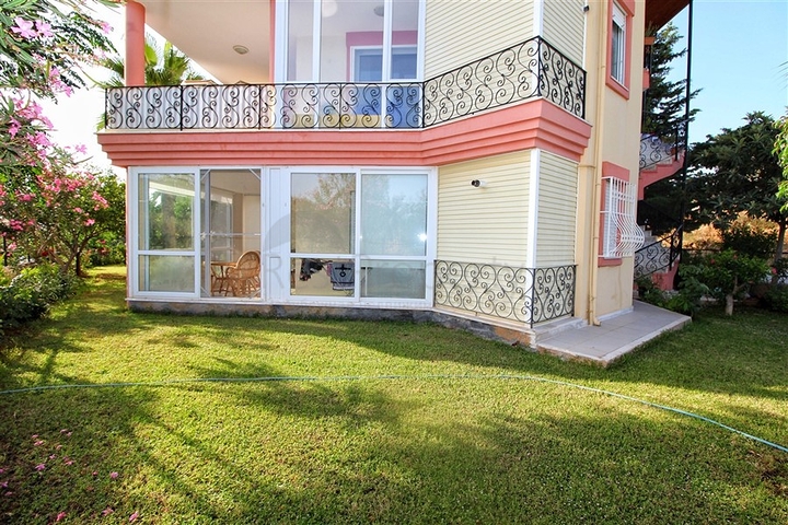 شقة بغرفة نوم وصالة ومساحة واسعة في الانيا / كاستل 