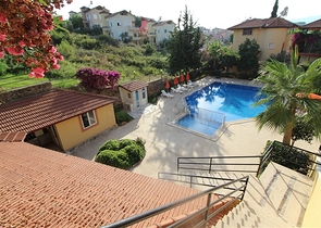 شقة بغرفة نوم وصالة ومساحة واسعة في الانيا / كاستل 