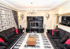 شقة بغرفة نوم وصالة ومساحة واسعة في الانيا / كاستل 