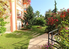 شقة بغرفة نوم وصالة ومساحة واسعة في الانيا / كاستل 