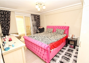 شقة بغرفة نوم وصالة ومساحة واسعة في الانيا / كاستل 