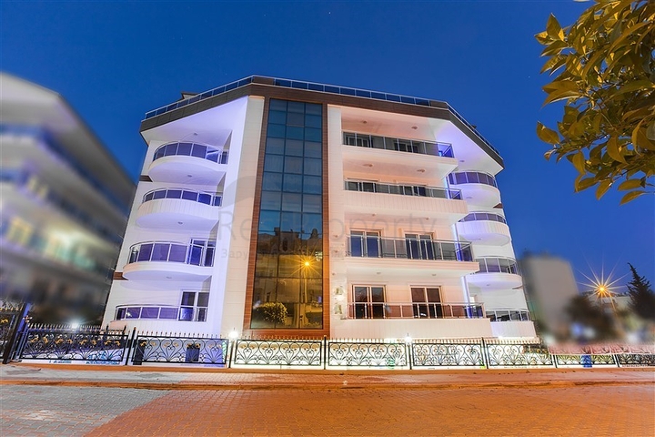 شقق بتصاميم مختلفة ضمن مجمع سكني حديث في افسلار / الانيا 