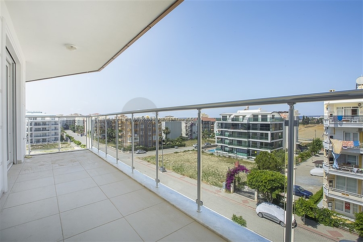 شقق بتصاميم مختلفة ضمن مجمع سكني حديث في افسلار / الانيا 