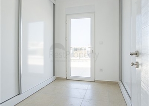 شقق بتصاميم مختلفة ضمن مجمع سكني حديث في افسلار / الانيا 