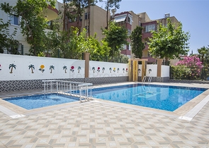 شقق بتصاميم مختلفة ضمن مجمع سكني حديث في افسلار / الانيا 