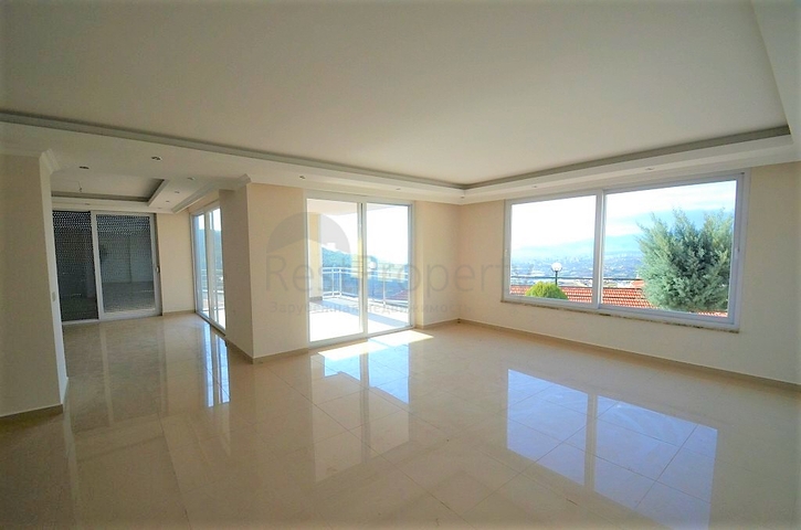 فيلا مستقلة مع مسبح خاص واطلالة بحر - الانيا 