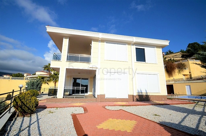 فيلا مستقلة مع مسبح خاص واطلالة بحر - الانيا 