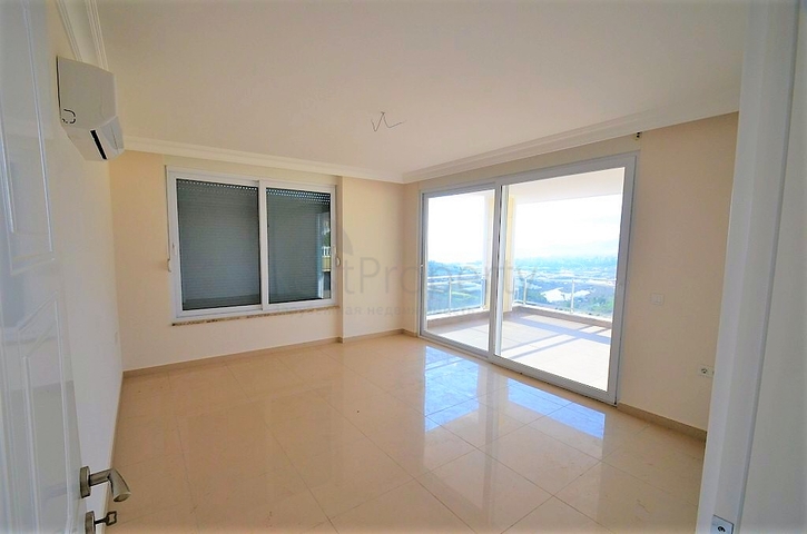 فيلا مستقلة مع مسبح خاص واطلالة بحر - الانيا 