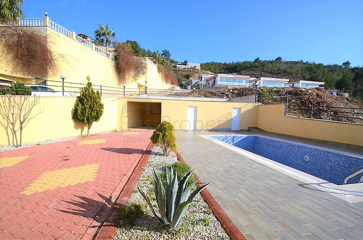 فيلا مستقلة مع مسبح خاص واطلالة بحر - الانيا 