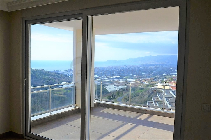 فيلا مستقلة مع مسبح خاص واطلالة بحر - الانيا 