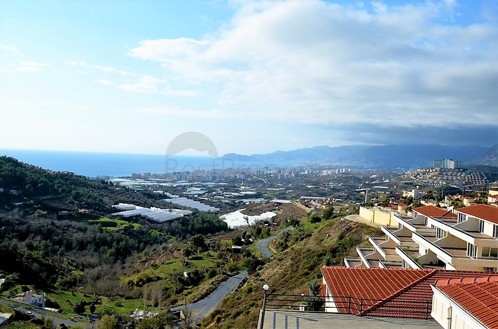 فيلا مستقلة مع مسبح خاص واطلالة بحر - الانيا 