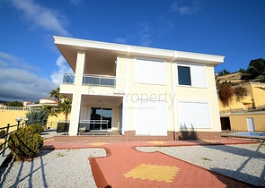 فيلا مستقلة مع مسبح خاص واطلالة بحر - الانيا 