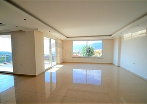 فيلا مستقلة مع مسبح خاص واطلالة بحر - الانيا 