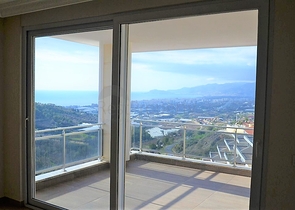 فيلا مستقلة مع مسبح خاص واطلالة بحر - الانيا 