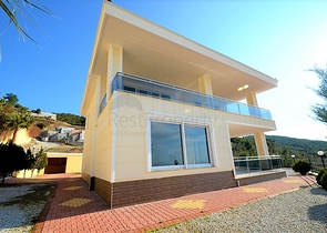 فيلا مستقلة مع مسبح خاص واطلالة بحر - الانيا 