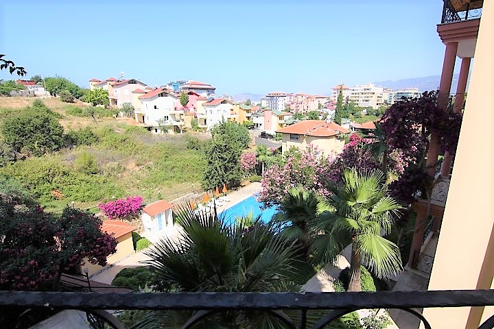 شقة بمساحة واسعة مؤثثة في الانيا / كاستل