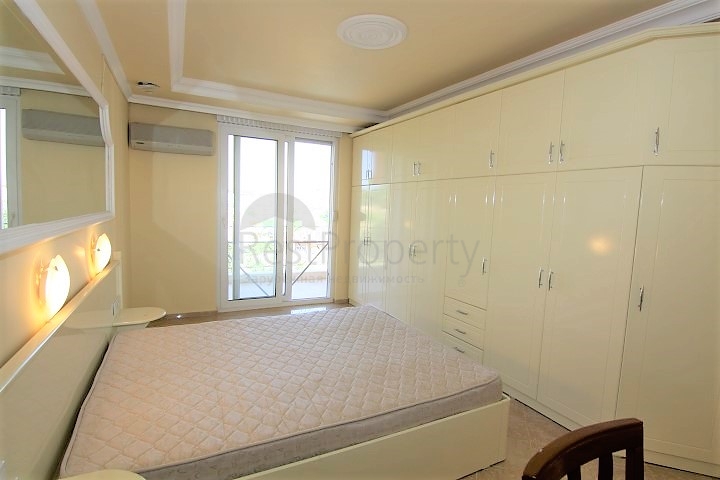 شقة بمساحة واسعة مؤثثة في الانيا / كاستل