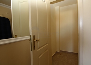 شقة بمساحة واسعة مؤثثة في الانيا / كاستل