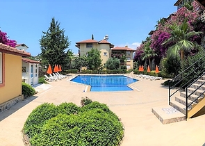 شقة بمساحة واسعة مؤثثة في الانيا / كاستل