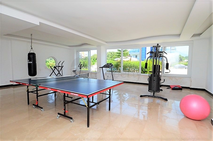 شقة بينتهاوس واسعة في الانيا / كاستل 