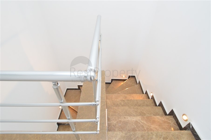 شقة بينتهاوس واسعة في الانيا / كاستل 