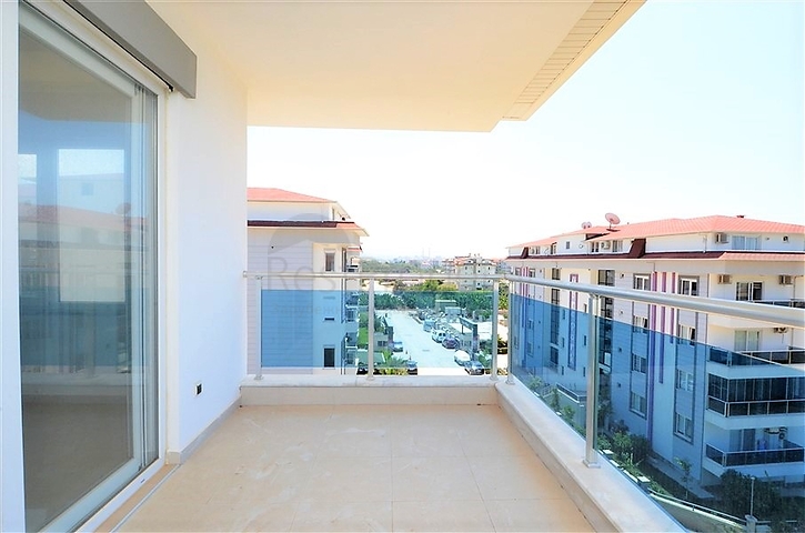 شقة بينتهاوس واسعة في الانيا / كاستل 