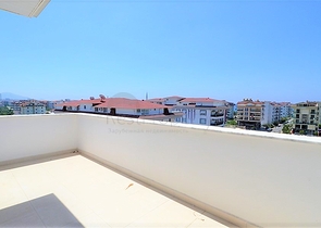 شقة بينتهاوس واسعة في الانيا / كاستل 