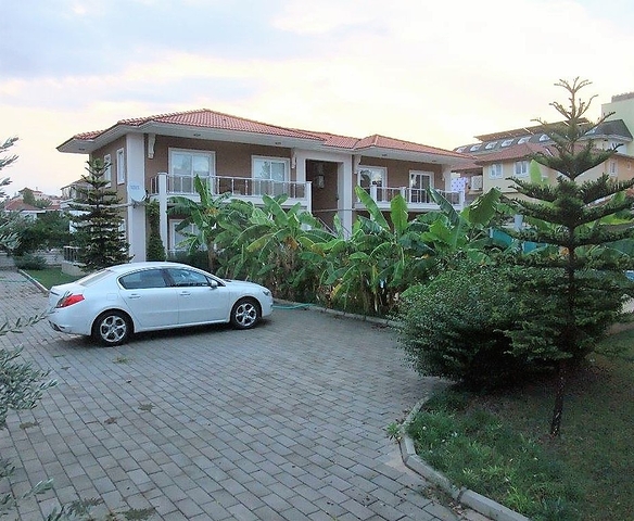 شقق مفروشة 2 + 1200 متر على البحر في كاميوفا كيمير