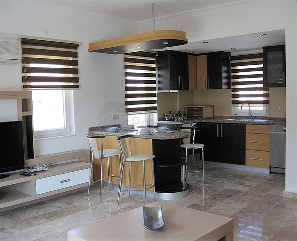 شقق مفروشة 2 + 1200 متر على البحر في كاميوفا كيمير