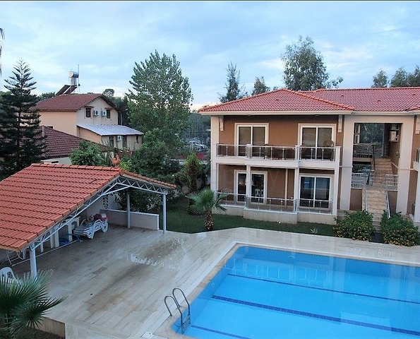 شقق مفروشة 2 + 1200 متر على البحر في كاميوفا كيمير