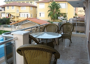 شقق مفروشة 2 + 1200 متر على البحر في كاميوفا كيمير