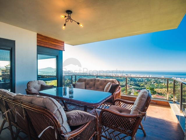 فيلات فاخرة في الانيا , كاستل باطلالات رائعة 