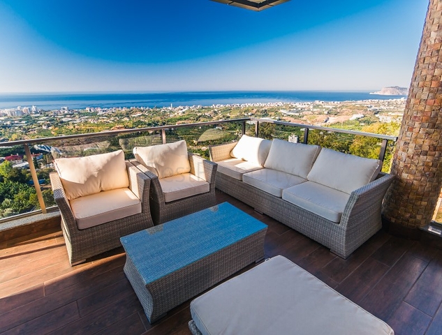 فيلات فاخرة في الانيا , كاستل باطلالات رائعة 