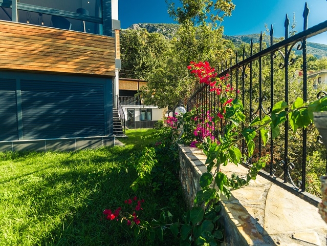 فيلات فاخرة في الانيا , كاستل باطلالات رائعة 