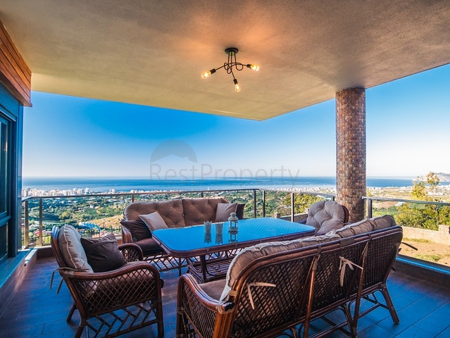 فيلات فاخرة في الانيا , كاستل باطلالات رائعة 