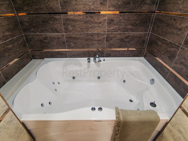 فيلات فاخرة في الانيا , كاستل باطلالات رائعة 