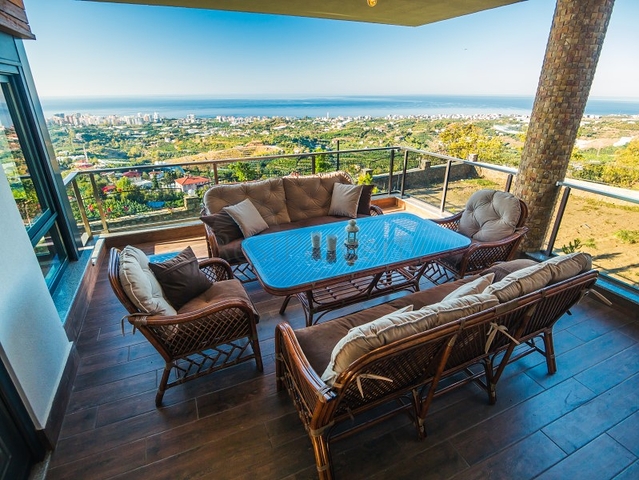 فيلات فاخرة في الانيا , كاستل باطلالات رائعة 