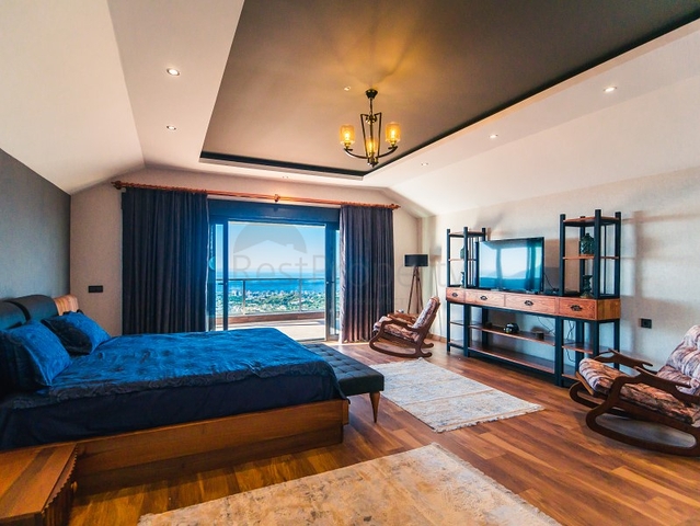 فيلات فاخرة في الانيا , كاستل باطلالات رائعة 